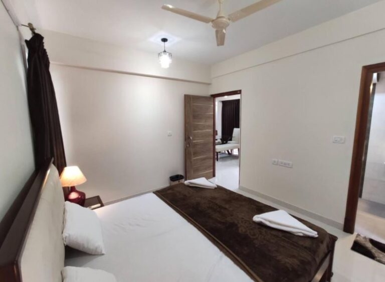 Zebra Suites-Carnation 8 zebra 768x563