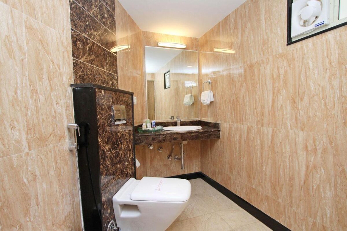 Empire International Chruch Street 3 113112104