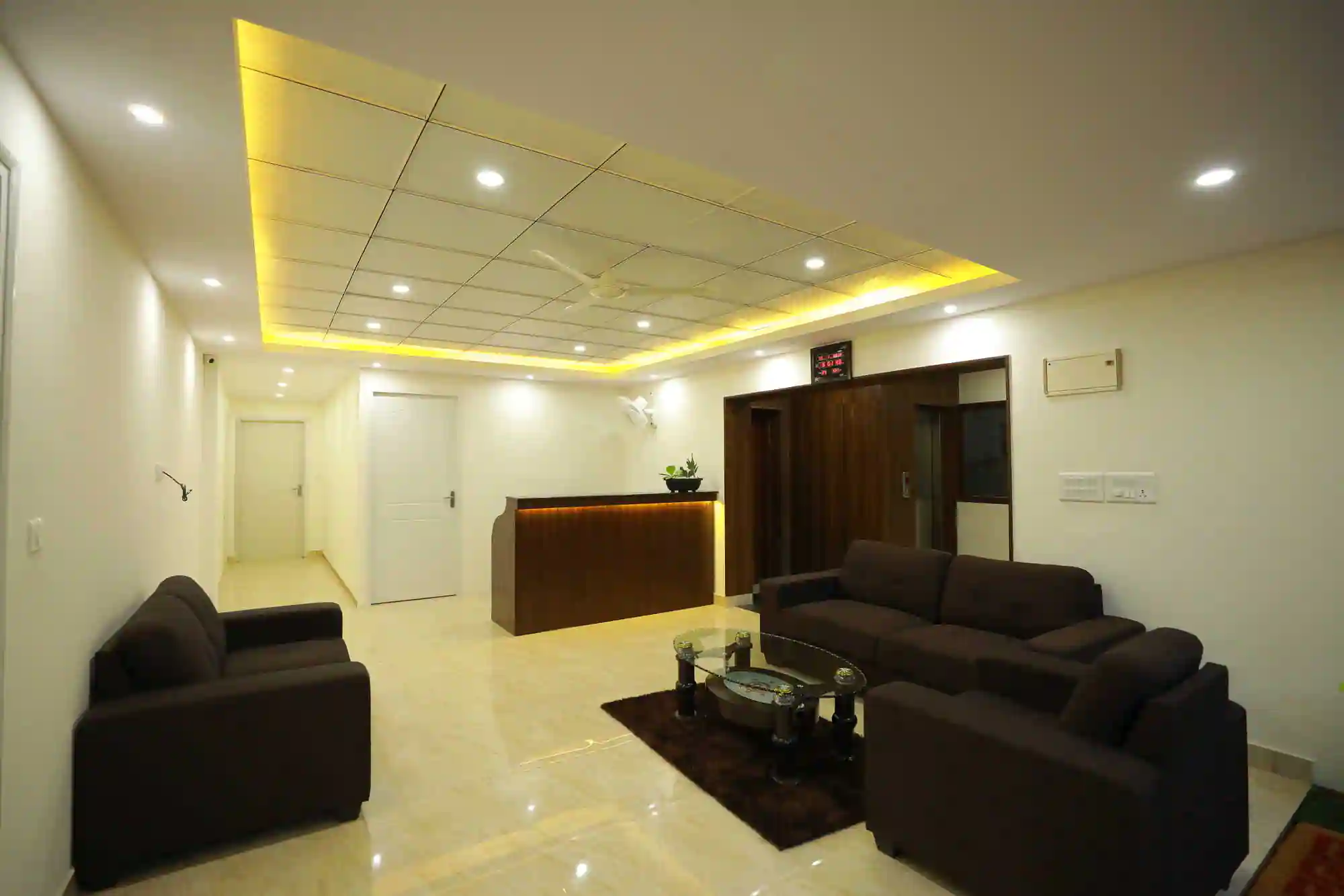 oakway inn indiranagar bangalore hotels rs 1001 to rs 2000 gvski