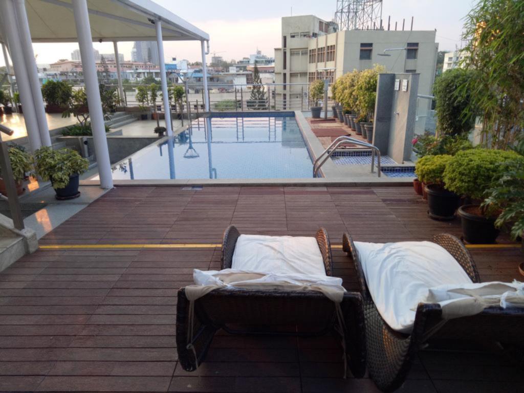 109374 17081811230055498414 1