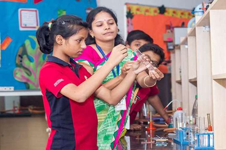 School Vivekananda Chemistry Labs