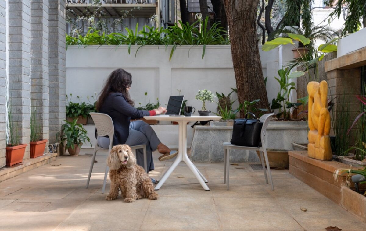 Seasons Service Apartment