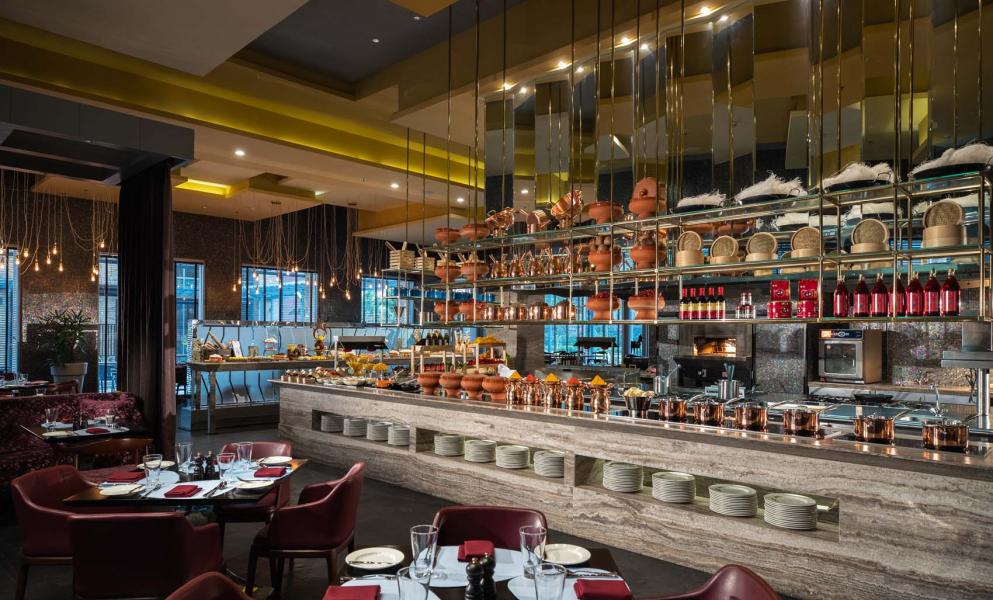 restaurant lush buffet 8239